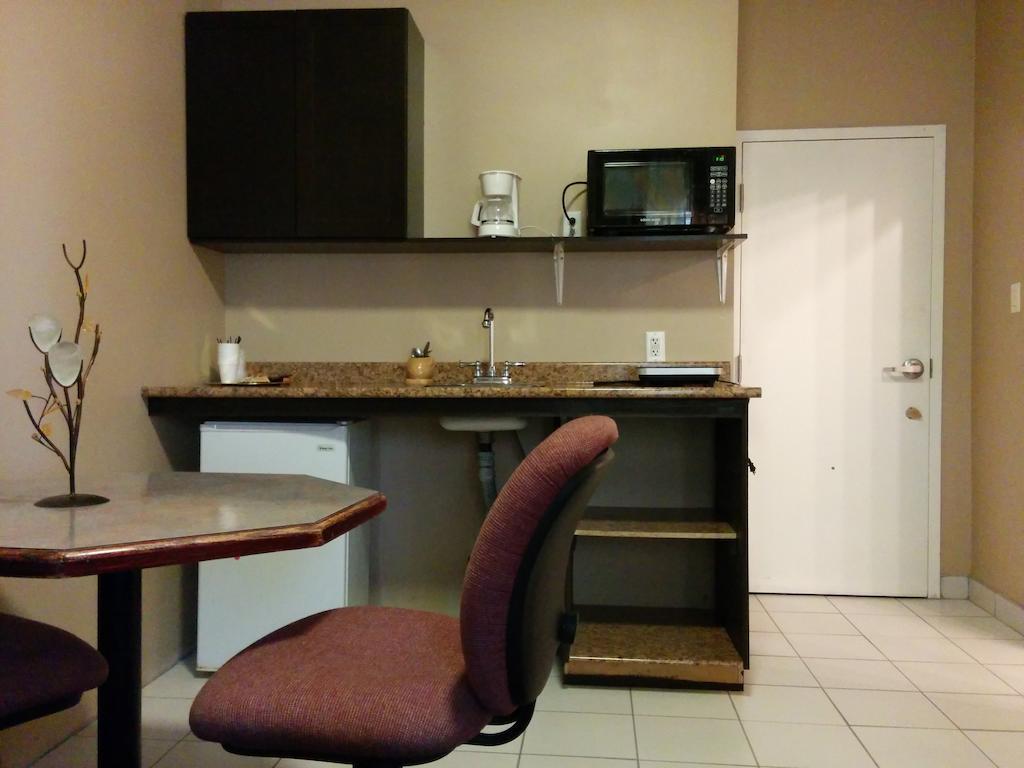 Bonnyville Hotel Phòng bức ảnh