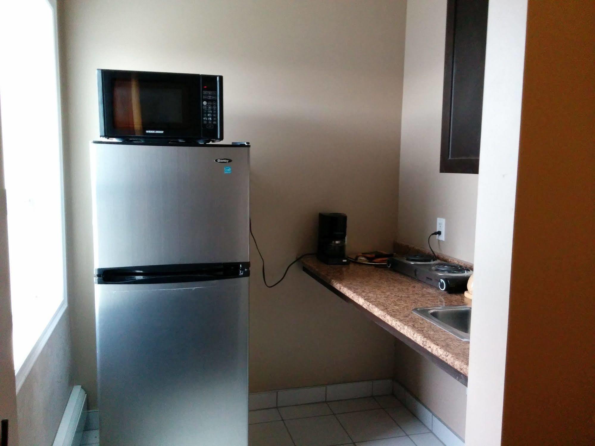 Bonnyville Hotel Ngoại thất bức ảnh