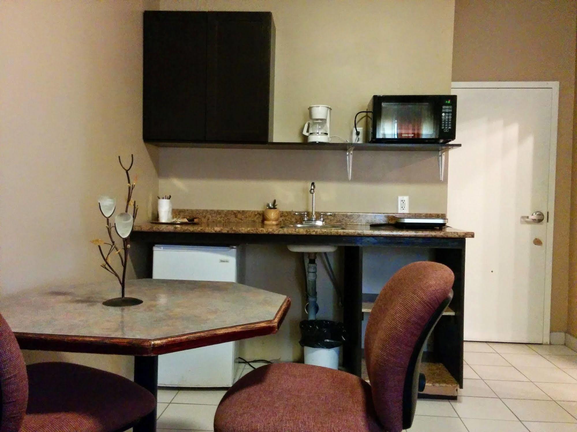 Bonnyville Hotel Ngoại thất bức ảnh