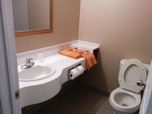 Bonnyville Hotel Ngoại thất bức ảnh